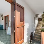 Hugo House * Buggerru