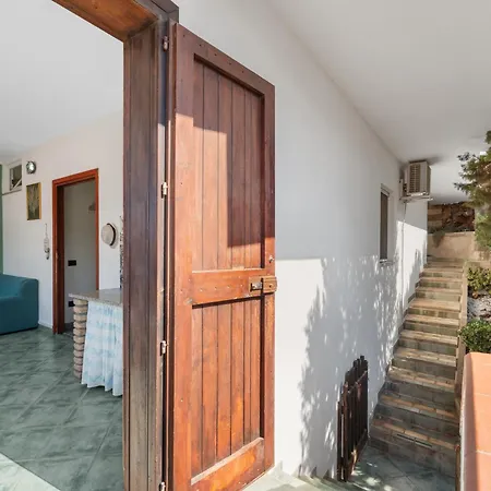 Hugo House * 부게루